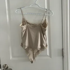 Skims Fits Everybody Corded Lace Bodysuit thumbnail 4