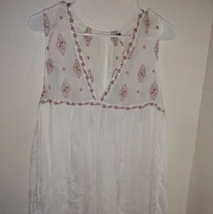 Free People‎ Sleeveless Diamond Embroidered Small thumbnail 3