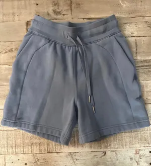 Lululemon Size 2 Blue Scuba Shorts thumbnail 1