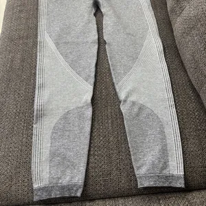 SPANX Spacedye Cloudy Grey Seamless Sculpt Leggings Size M thumbnail 4