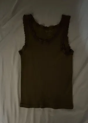 brandy melville tank thumbnail 1