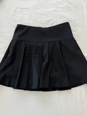 Black pleated tennis skirt thumbnail 2