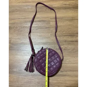 Art Class Womens Round Quilted Crossbody Bag Plum Purple Tassel Circle Purse thumbnail 3