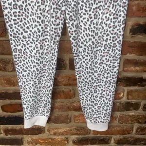 Victoria's Secret Leopard Animal Soft Fleece Pajama Pants Women's Size Small thumbnail 3