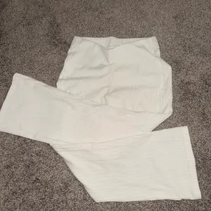 Old Navy Cream Wide Leg Women's Pants thumbnail 4