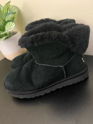 UGG Classic Black Short Womens Boot Crystal Detail, Size 7 thumbnail 3