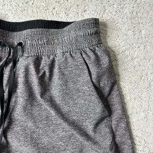 Women's Lululemon Size 6 Spring Break Away Shorts‎ Grey Running Athletic thumbnail 2