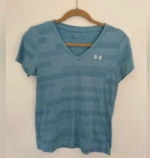 Under armor heat gear top loose size small thumbnail 1