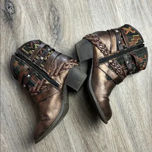 BKE/Buckle “Pluto” Bronze Ankle Boots with Patterned Fabric Size 8.5 thumbnail 7