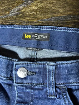 Lee Regular Fit Straight Leg Mid Rise Jeans Size 14 thumbnail 6