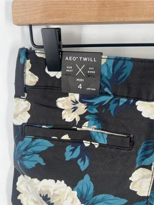 American Eagle AEO Twill Floral Midi Low Rise Shorts Size 4 NWT thumbnail 9
