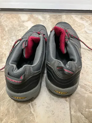 Keen Koven Gray and red hiking shoes thumbnail 8