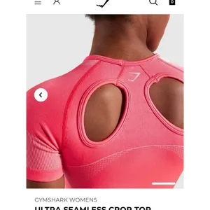 Gymshark crop‎ top thumbnail 3