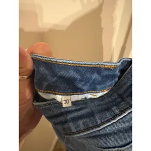 Guess Los Angeles Womens Skinny Distressed Jeans Medium Wash Blue Size 30 thumbnail 8