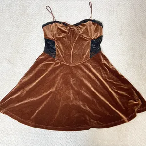 Urban Outfitters Women's Brown Velvet Black Lace‎ Faith slip Dress Size Large thumbnail 1