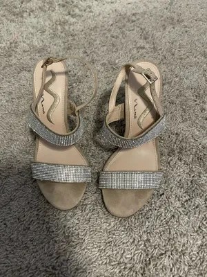 Heels Gold Size 6 thumbnail 2
