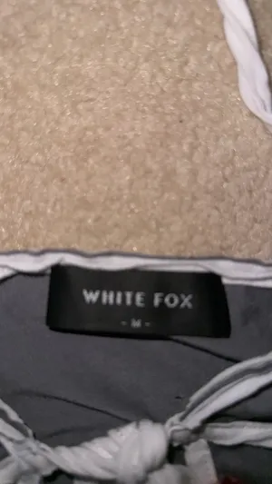 White Fox Boutique Top Crop Grey thumbnail 3