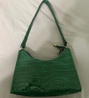 Green Crocodile thumbnail 1