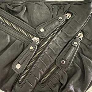 Junior Drake Black Leather Zipper‎ Shoulder Bag thumbnail 2