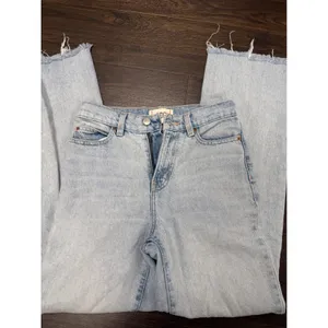 BDG Urban Outfitters Light Wash High Rise Slim Jeans‎ - Size 25 thumbnail 2