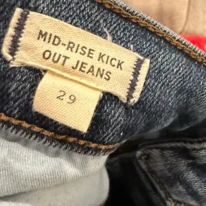 Madewell Women's Flare Jeans in Dark Blue Denim thumbnail 5
