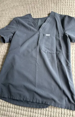 FIGS Scrub Top thumbnail 1