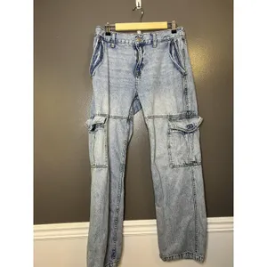 Aeropostale Low Rise Cargo Jeans Womens L Light Wash Blue Wide Leg Relaxed Denim thumbnail 2