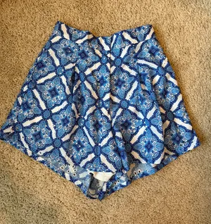 Blue and white shorts Size XS thumbnail 1