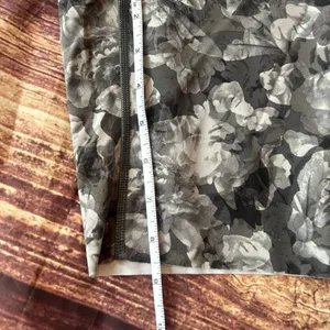 Women’s Offline Floral Grey Black Biker Short Size S thumbnail 4
