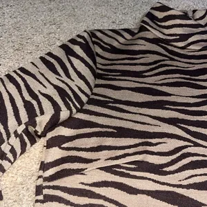 Tuckernuck Ellie Striped Mock‎ Neck Knit Dress Tiger Small thumbnail 4