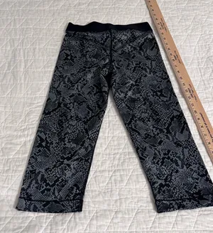 Nike‎ Pro Women's Capri Leggings Size Small thumbnail 1
