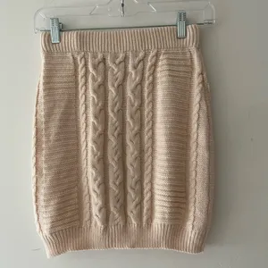Lulu’s Cable Knit‎ Sweater Skirt- Stretchy Waist Size XS thumbnail 4