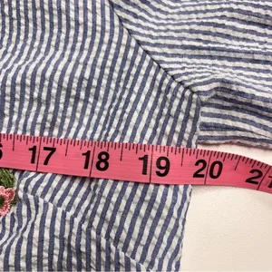 Granny‎ core button down top embroidered flowers collar blue white cotton blend thumbnail 6