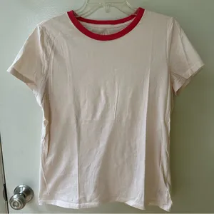GAP Crewneck pink shirt thumbnail 1