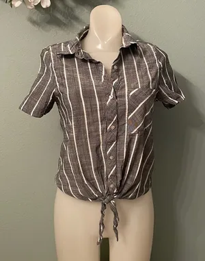 Universal Thread Goods Co. Gray button down shirt thumbnail 1