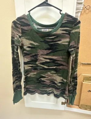 Volcom Camo Thermal Long Sleeve Shirt Size M thumbnail 1