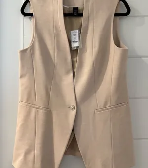 White House Black Market Tailored Sleeveless Vest in Light Beige NWT thumbnail 1
