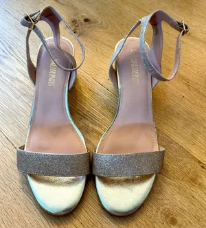 Dream Paris Gold Heels‎ Size 10W thumbnail 1