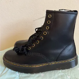NEW Dr. Martens. Zavala Black Leather Boots Womens size 8 thumbnail 4
