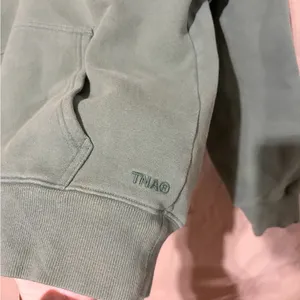 TNA sweatshirt Size XS thumbnail 3