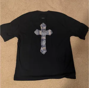 Black Cross Tshirt Size L thumbnail 2