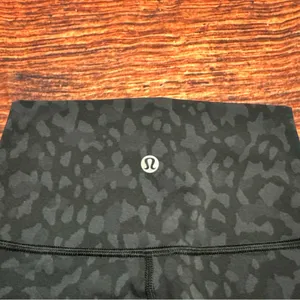 Lululemon Black Camo Print Wunder Under thumbnail 3