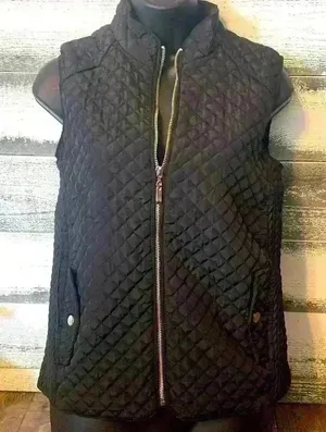 Women’s outer edge vest size medium thumbnail 1