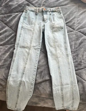 Straight Leg Jeans thumbnail 2