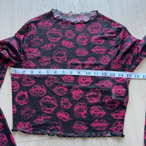 Shein Red Lips Mesh Crop Top Womens Small Long Sleeve Black thumbnail 6
