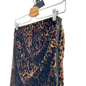 The Kooples Fire Brown Velvet Skirt Leopard Print Front Zipper Size 2 Medium‎ thumbnail 4