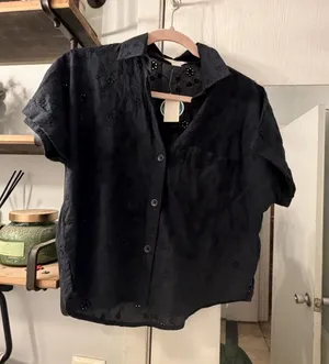 Aeropostale Black Short Sleeve Eyelet Button-Up Top NWT thumbnail 1