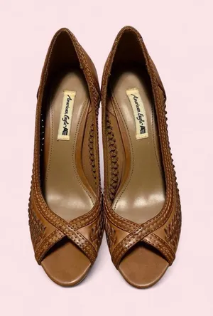 Vintage Y2K American Eagle Outfitters Tan Woven Peep-Toe Heels thumbnail 1