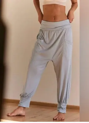NWOT FREE PEOPLE Movement X Free People Victory Harem Pants - Beach Fog thumbnail 5