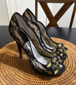 Lulu Townsend Womens Black‎ Lace Crystal Embellished Peep Toe pump size 8 thumbnail 1